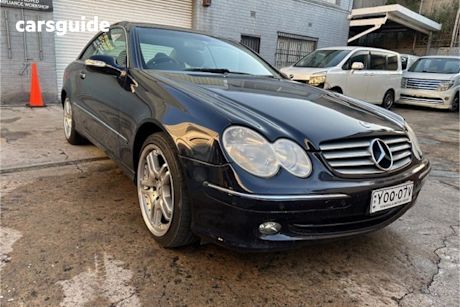 Blue 2003 Mercedes-Benz CLK320 Coupe Avantgarde