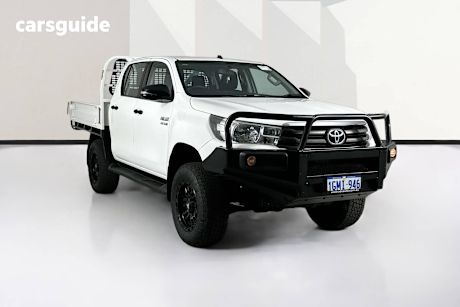 White 2018 Toyota Hilux Dual Cab Chassis Sr (4X4)