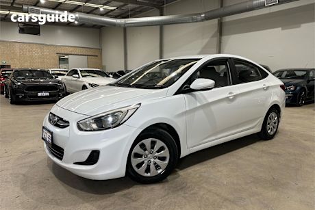 White 2016 Hyundai Accent Sedan ACTIVE