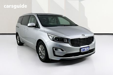 Silver 2018 Kia Carnival Wagon Si
