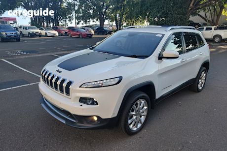 White 2016 Jeep Cherokee Wagon Limited (4X4)