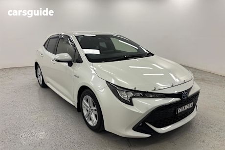 White 2019 Toyota Corolla Hatch SX HYBRID F