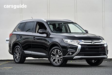 Black 2016 Mitsubishi Outlander SUV LS 4X4
