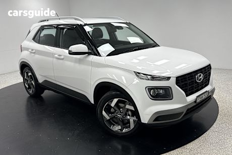 White 2023 Hyundai Venue SUV ACTIVE F