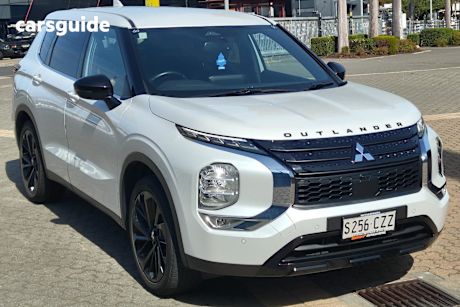 White 2022 Mitsubishi Outlander SUV LS BLACK EDITION F