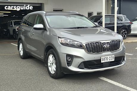 Grey 2018 Kia Sorento SUV SI 4X4