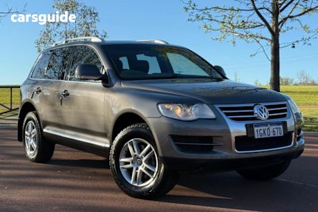 Grey 2009 Volkswagen Touareg Wagon V6 Tdi