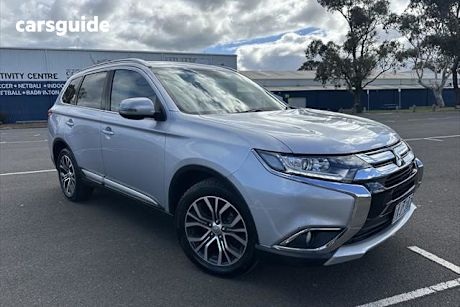 Silver 2016 Mitsubishi Outlander Wagon Ls (4X4)
