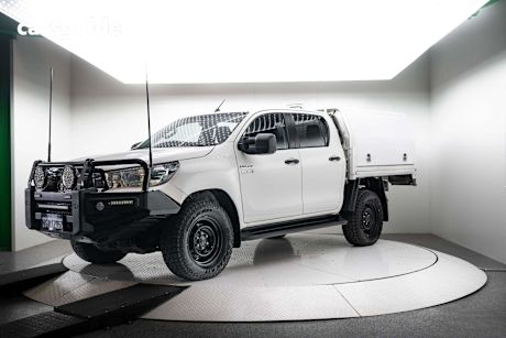 White 2019 Toyota Hilux Ute Tray SR 4X4