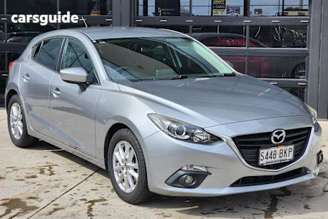 Silver 2016 Mazda Mazda3 Hatch MAXX F