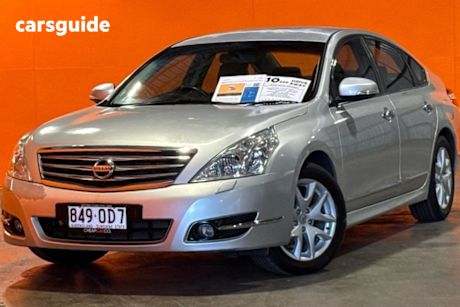 Silver 2009 Nissan Maxima Sedan 250 St-L