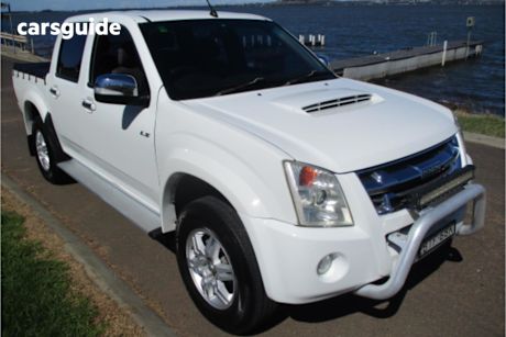 White 2010 Isuzu D-MAX Crew Cab Utility Ls (4X2)