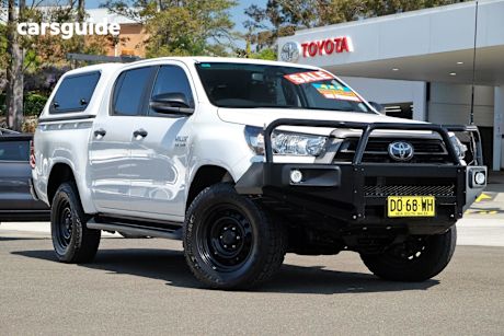 White 2022 Toyota Hilux Ute Tray SR 4X4
