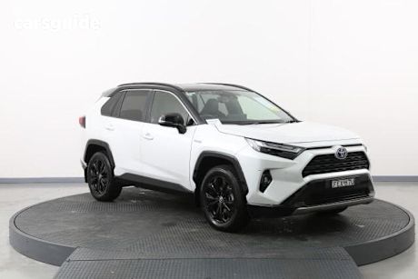 White 2023 Toyota RAV4 Wagon XSE (AWD) HYBRID PREMIUM PAIN
