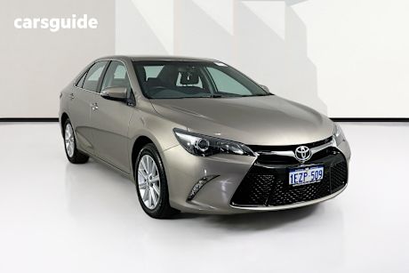 Bronze 2016 Toyota Camry Sedan Atara S