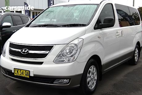 White 2014 Hyundai Imax OtherCar R
