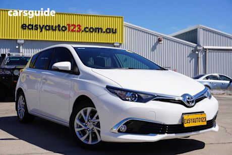 White 2017 Toyota Corolla Hatchback Ascent Sport