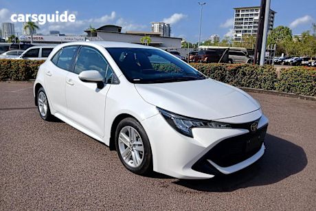 White 2021 Toyota Corolla Hatch ASCENT SPORT F