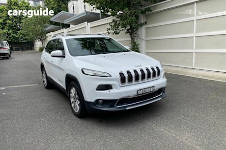 White 2015 Jeep Cherokee SUV LIMITED 4X4