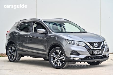 Grey 2018 Nissan Qashqai SUV ST-L F