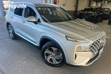 Silver 2022 Hyundai Santa FE SUV ACTIVE 4X4