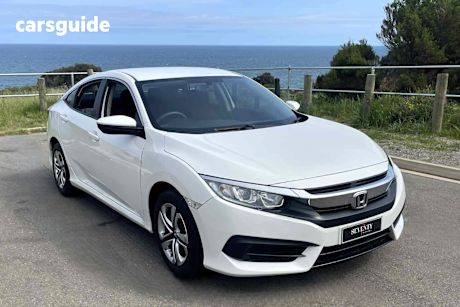 White 2017 Honda Civic Sedan Vti