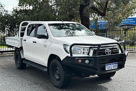 White 2019 Toyota Hilux Double Cab Chassis Sr (4X4)