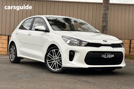 White 2020 Kia RIO Hatch SPORT F