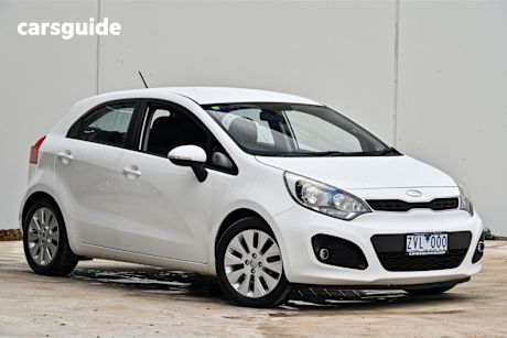White 2013 Kia RIO Hatch SI F