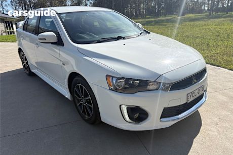 White 2015 Mitsubishi Lancer Sedan ES SPORT F