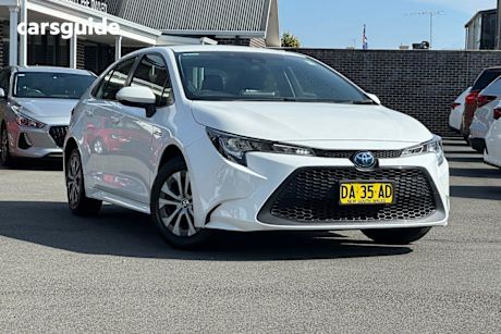 White 2021 Toyota Corolla Sedan Ascent Sport (Hybrid)