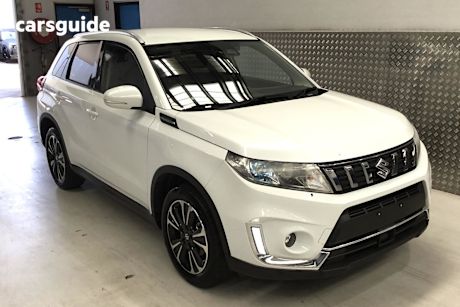 White 2022 Suzuki Vitara SUV TURBO F
