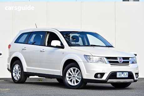 White 2013 Fiat Freemont Wagon