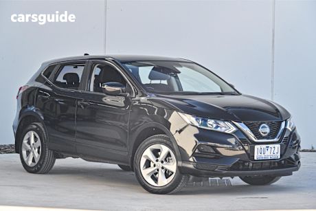 Black 2019 Nissan Qashqai SUV ST F