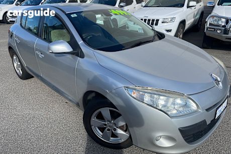 Silver 2011 Renault Megane Hatchback Dynamique