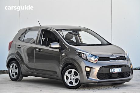 Silver 2017 Kia Picanto Hatch S F