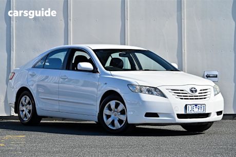 White 2007 Toyota Camry Sedan ALTISE F