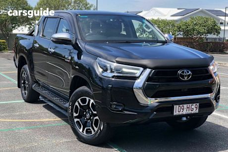 Black 2023 Toyota Hilux Double Cab Pick Up Sr5 + Premium Interior (4X4)