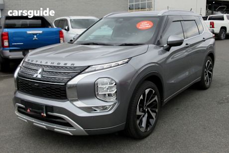Grey 2022 Mitsubishi Outlander SUV EXCEED 4X4