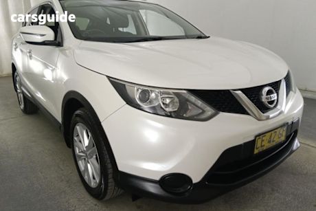 White 2015 Nissan Qashqai Wagon St (4X2)