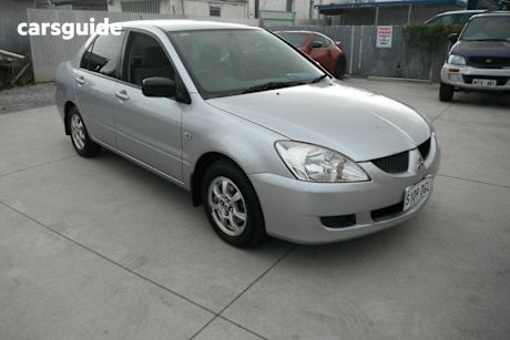 Silver 2004 Mitsubishi Lancer Sedan Es