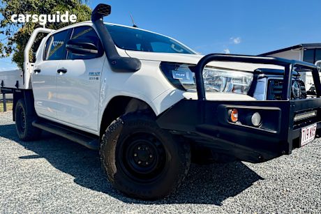 White 2020 Toyota Hilux Ute Tray SR 4X4