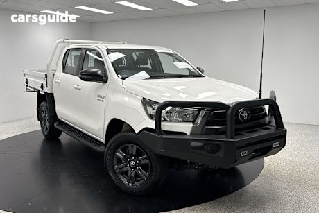 White 2023 Toyota Hilux Ute Tray SR 4X4
