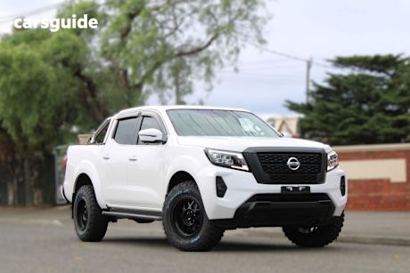 White 2022 Nissan Navara Dual Cab Pick-up St (4X4)