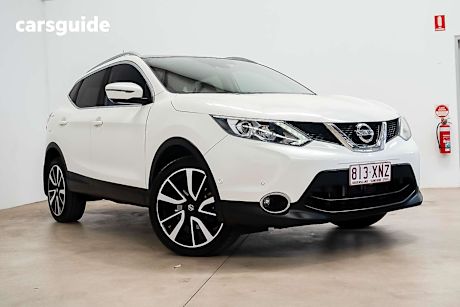 White 2017 Nissan Qashqai SUV TI F