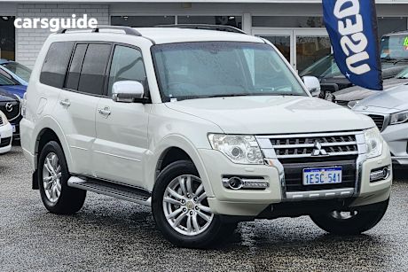 White 2014 Mitsubishi Pajero SUV GLS 4X4
