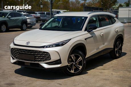 White 2024 MG HS SUV VIBE F