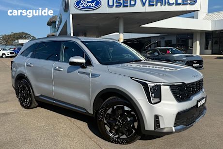 Silver 2024 Kia Sorento SUV SPORT 4X4