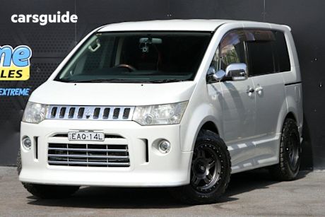 2007 Mitsubishi Delica SUV D5