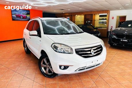White 2013 Renault Koleos SUV BOSE SE (4X4) H45 PHASE II
